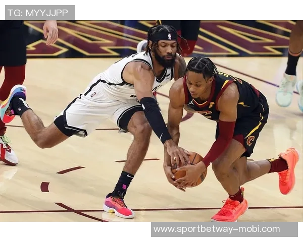 哈克斯替补登场26分钟高效表现14投9中斩获21分3篮板2助攻