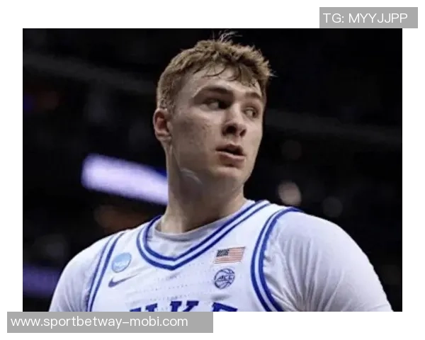 弗拉格分享篮球战术经验轻松应对NBA与大学术语混淆 弗拉格分享篮球战术经验轻松应对NBA与大学术语混淆